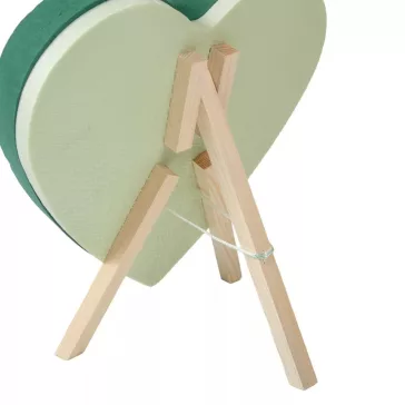 380 mm-es zárt szív virágkötészeti tűzőhab fa talppal