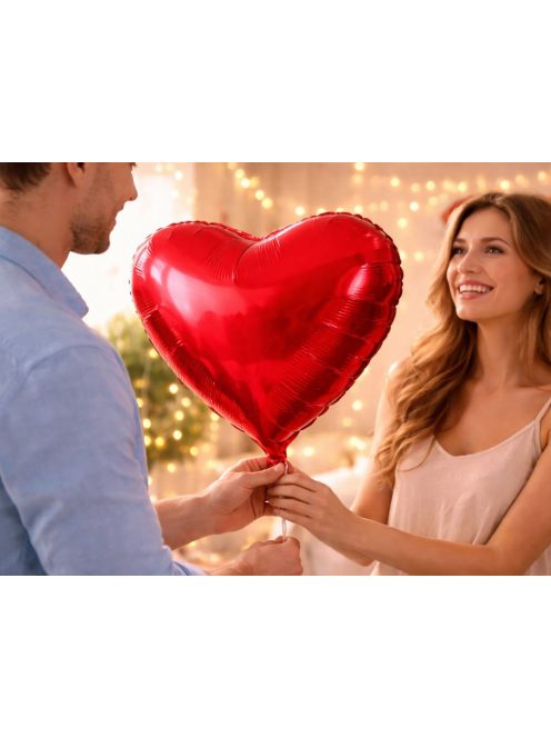 Piros szív alakú fólia lufi dekoráció Valentin napra és évfordulóra