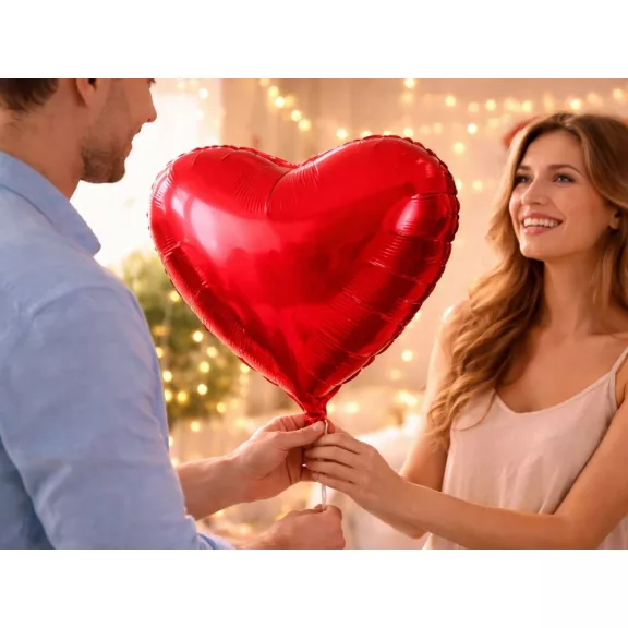 Piros szív alakú fólia lufi dekoráció Valentin napra és évfordulóra