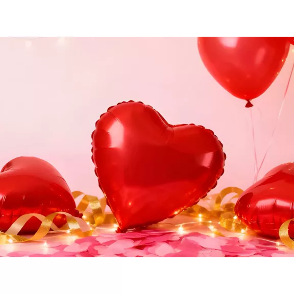 Piros szív alakú fólia lufi dekoráció Valentin napra és évfordulóra