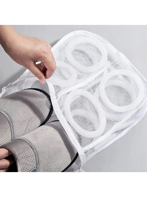 ehér hálós cipőmosó zsák cipzárral és védőréteggel a mosógép védelmére