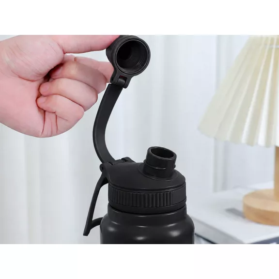 Fekete 700 ml-es hőtartó kulacs fogantyúval, duplafalú rozsdamentes acél kivitelben