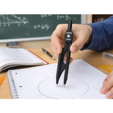 Iskolai körző készlet ceruzával, grafitbéllel és védőtokkal geometriai szerkesztésekhez