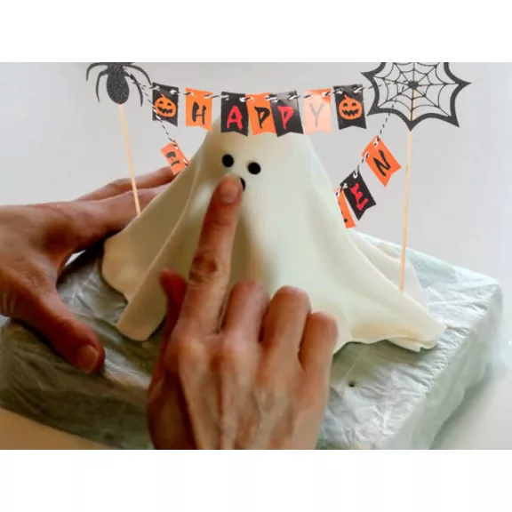 Halloween parti süti, torta girland dekoráció