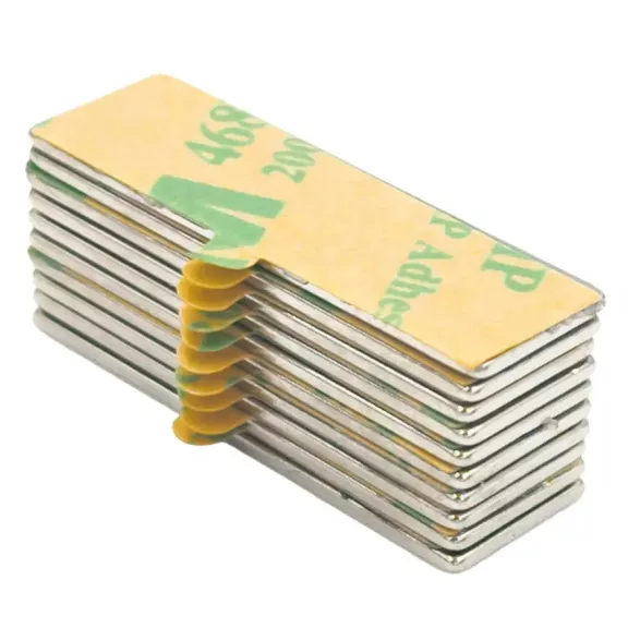 10 darabos 30x10x1mm-es öntapadós neodímium hasáb mágnes készlet 3M ragasztócsíkkal