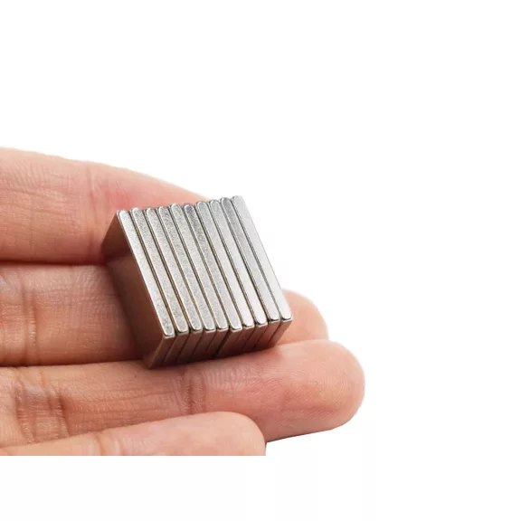 Erős neodímium mágnes 10mm x 5mm, 10db/cs 1640
