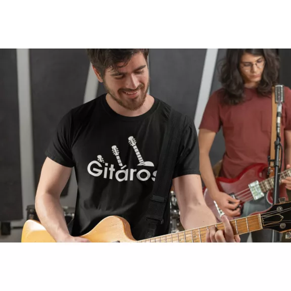 Gitáros póló – Egyedi ajándék zenészeknek