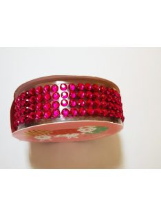 strasszkő test díszítéshez.