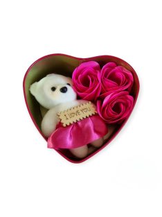Szív fém dobozban maci és rózsák
