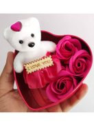 Szív fém dobozban maci és rózsák
