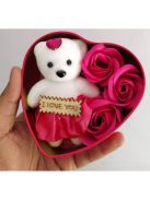 Szív fém dobozban maci és rózsák