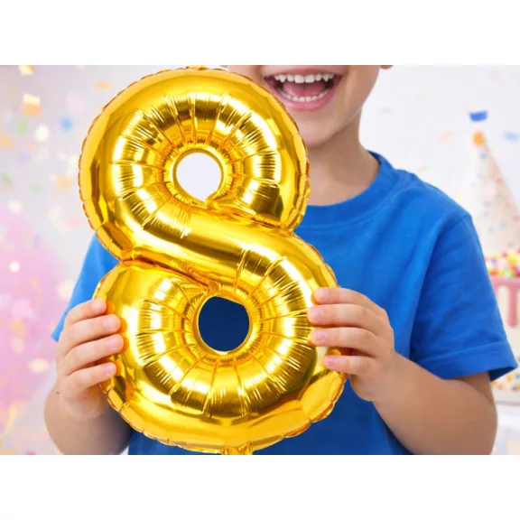 8-as szám arany fólia lufi 66 cm születésnapi dekoráció