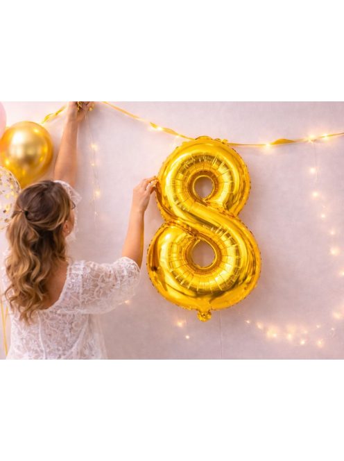 8-as szám arany fólia lufi 66 cm születésnapi dekoráció