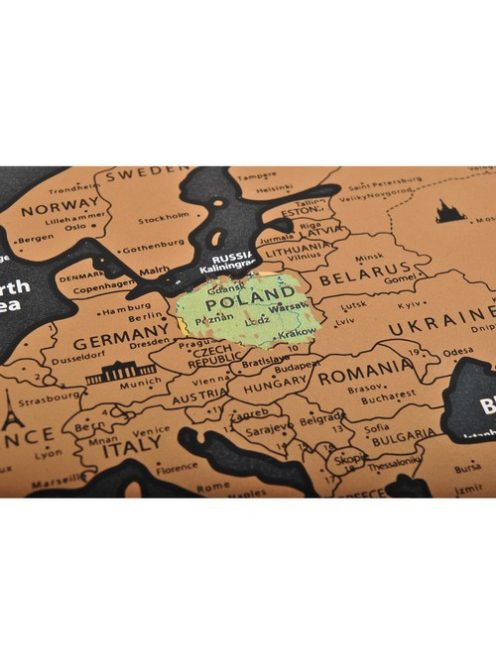 Kaparós világtérkép arany fedőréteggel és az országok zászlóival, utazási dekorációként