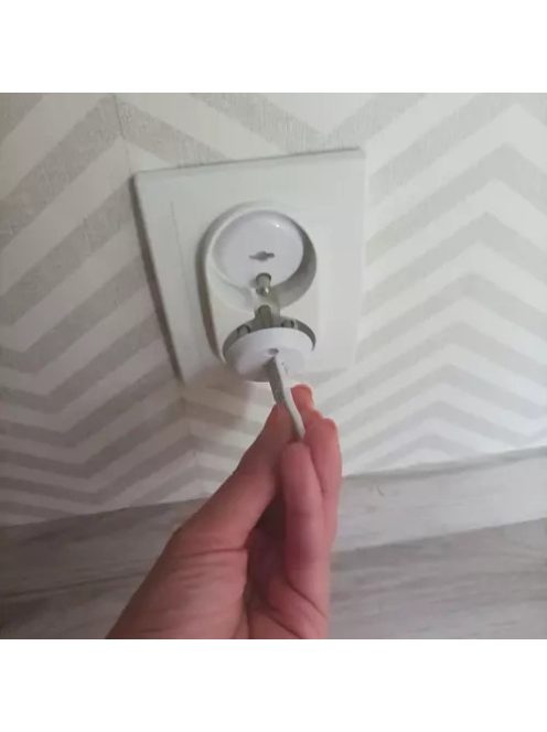 Konnektor - aljzatvédő – Biztonságos Otthon Gyermekeknek 10db/cs