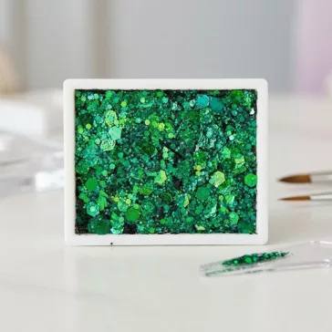 KiviArt Shiny Leaves zöld irizáló csillámkrém arcra testre hajra