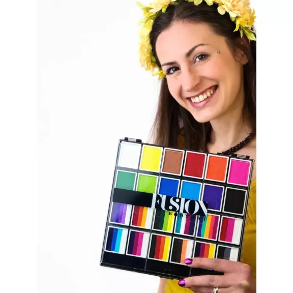 Fusion Body Art PRO Face Paint Kit komplett professzionális arcfestő készlet 24 féle festékkel ecsetekkel szivacsokkal és sablonokkal One Stroke arcfestéshez