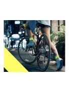 Jól látható, neon színű, önzáródó fényvisszaverő karpánt csuklón viselve sötétben.